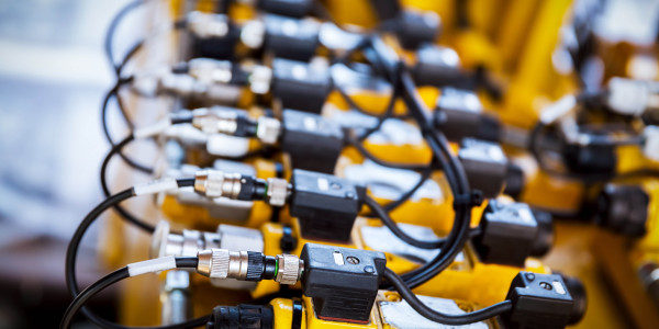 Electricistas Industriales · Instaladores Alta / Baja Tensión Sant Jaume dels Domenys · Instalación de tableros eléctricos, transformadores y generadores