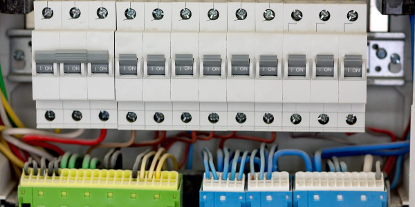 Electricistas Industriales · Instaladores Alta / Baja Tensión Sant Jaume dels Domenys · Diagnóstico y solución de fallas en sistemas eléctricos