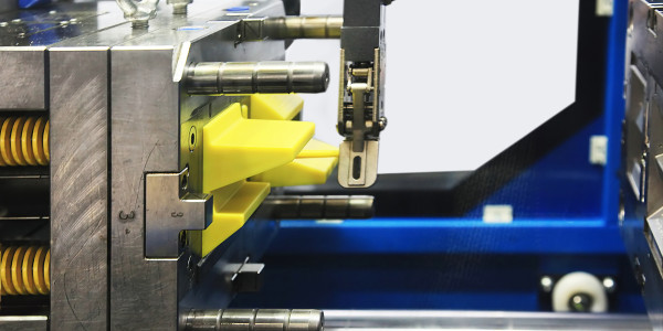 Torneros, Mecanizados, Matriceros, Control Numérico Canyelles · Fabricación de moldes para inyección y fundición